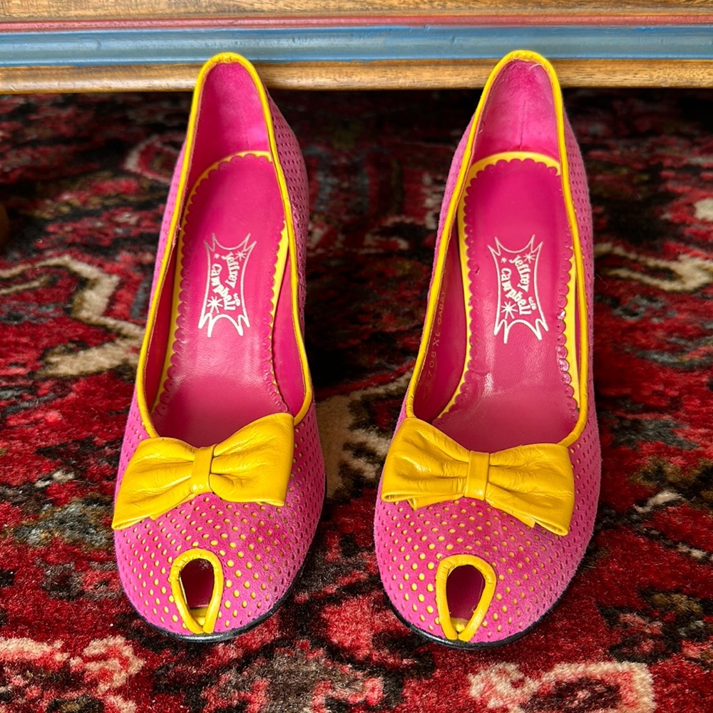 Vintage Jeffrey Campbell retro peep toe heels